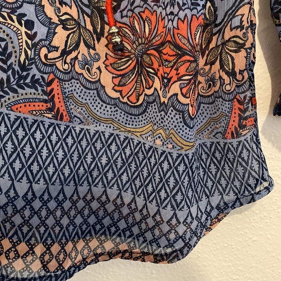 db established 1962 Semi Sheer Blouse with Sleeve Detail and Collar Detail - Picture 6 of 8